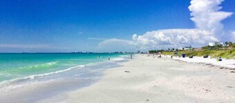 Sunny PaG Island rental w/bikes-just steps2beach