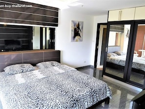 1 bedroom - Jacuzzi Beach Front Apartment With Sea View Jomtien Beach Condo S1 (Pattaya)