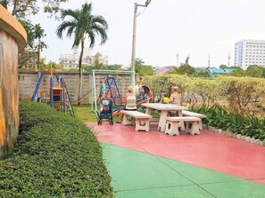 Apartemen, 1 kamar tidur, Boleh Merokok, balkon | Area anak-anak