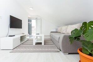 Villa, 2 Bedrooms, Accessible | Interior