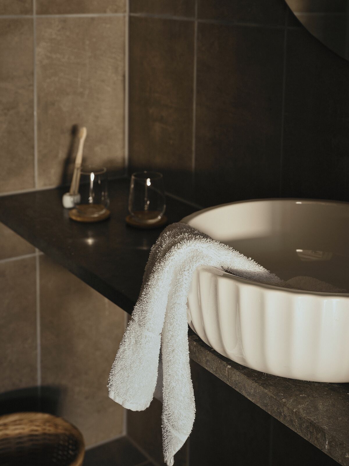 shower, free toiletries, towels, soap