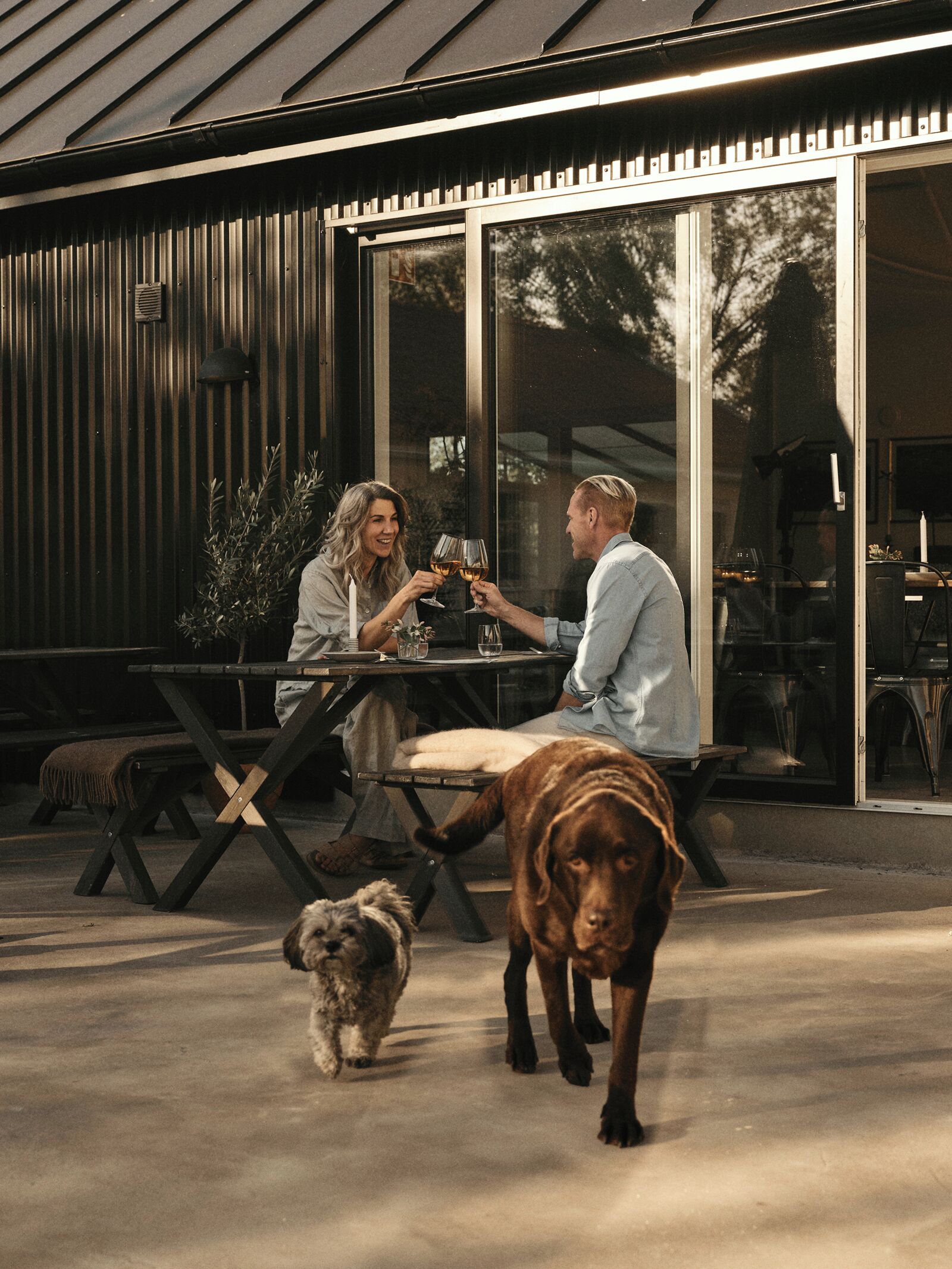 1 bedroom, individually decorated, individually furnished, desk