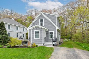 Exterior - Cozy Home Downtown Boothbay Harbor (Boothbay Harbor)