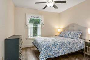 3 bedrooms, free WiFi, bed sheets