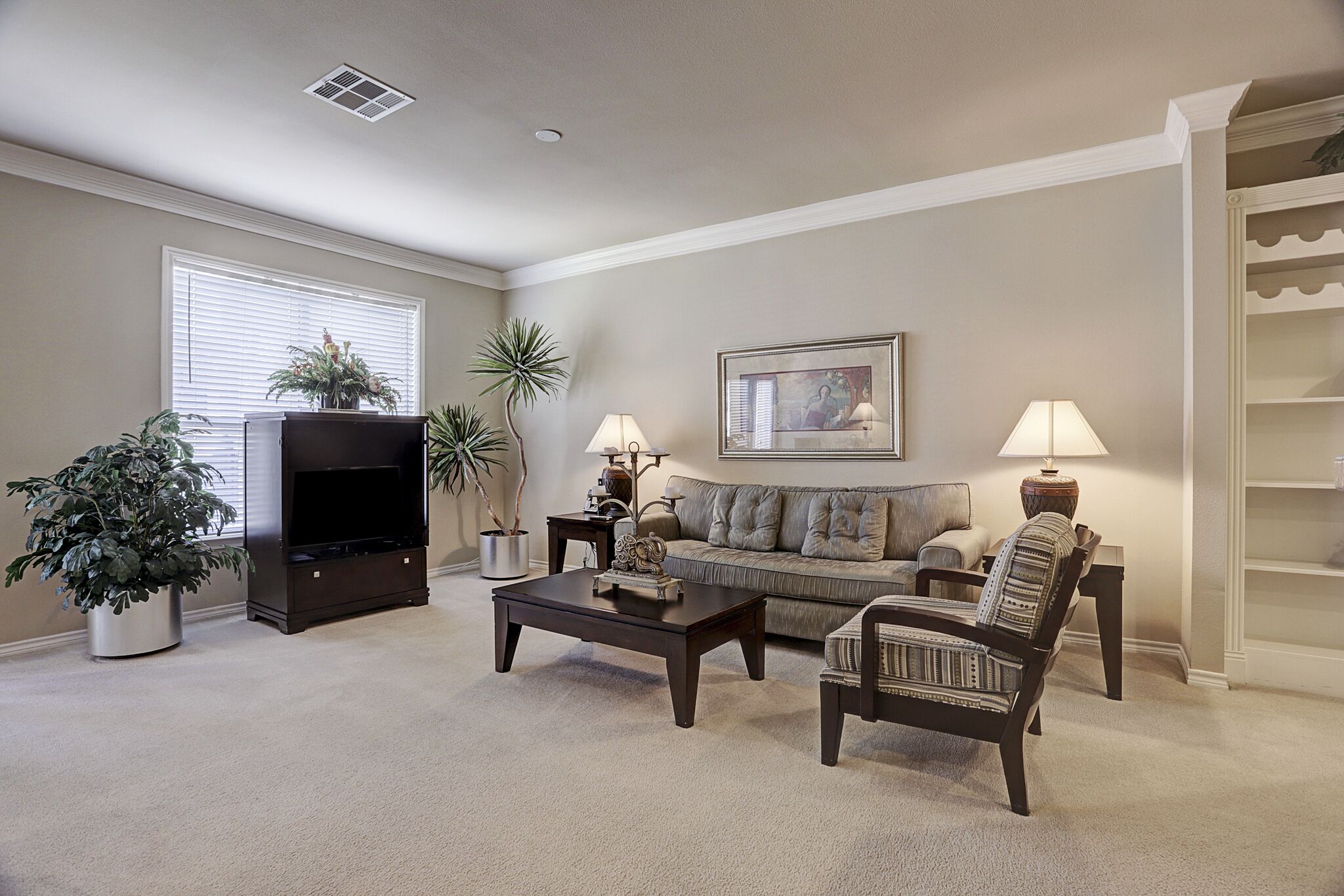 Beautiful Uptown/Galleria Mid-Rise For Lease!