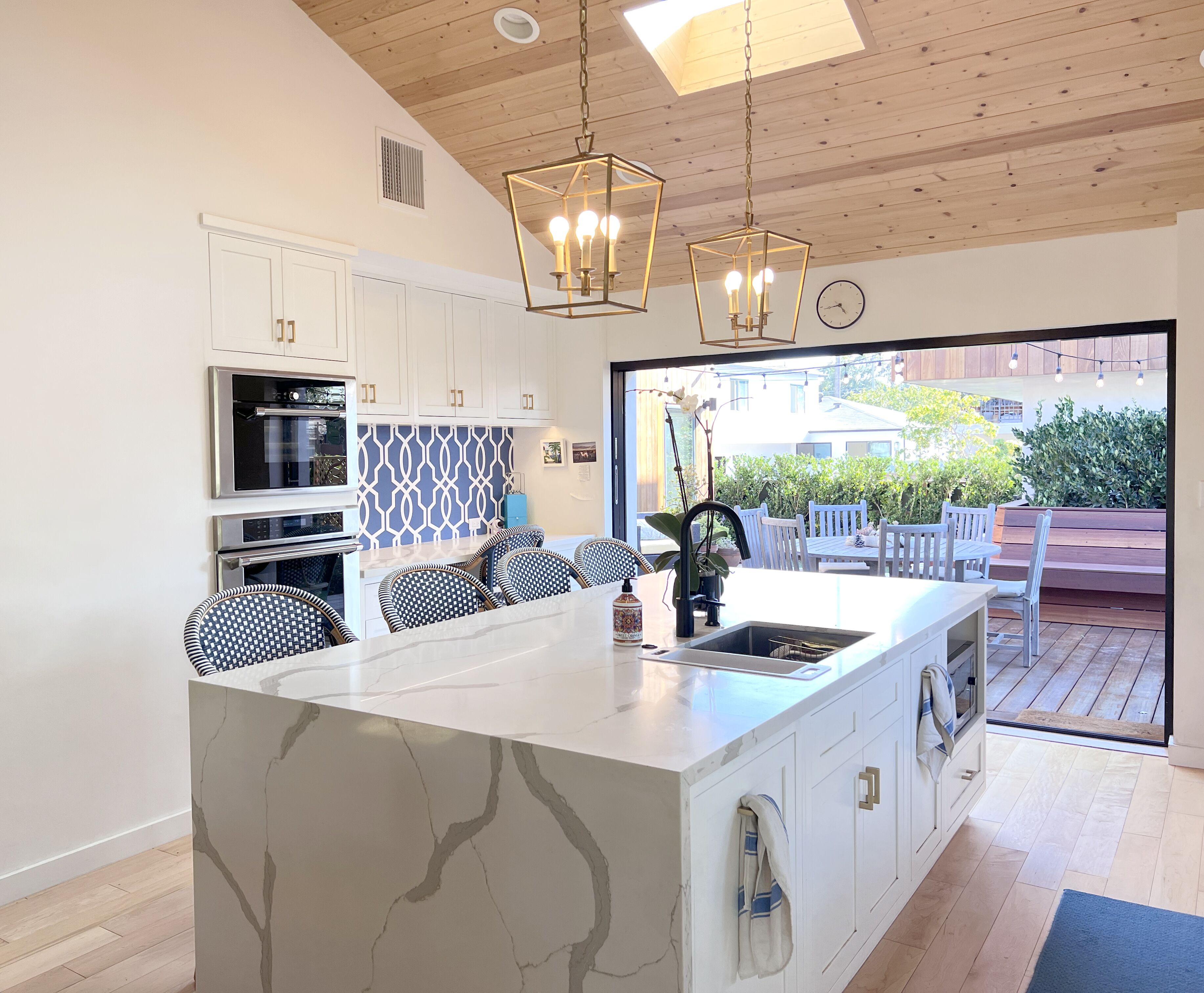 Chic, Modern, Sunny Mar Vista Home with home office