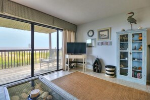 Interior - ☀️ Sea Colony A3: Oceanfront Deck, Pool, Hot Tub☀️ (Carolina Beach)