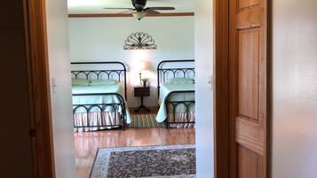 3 soverom, strykejern/-brett, wi-fi og sengetøy