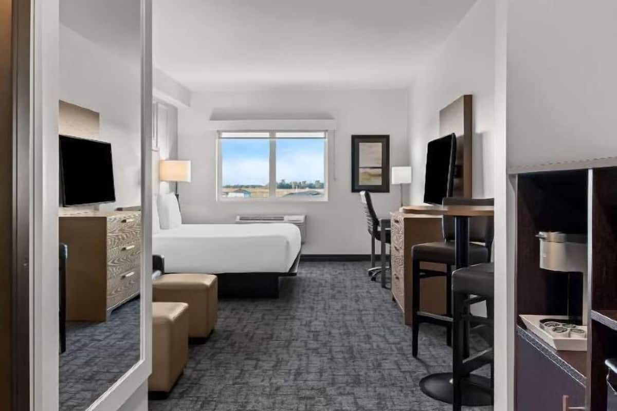 Pillowtop beds, desk, laptop workspace, iron/ironing board