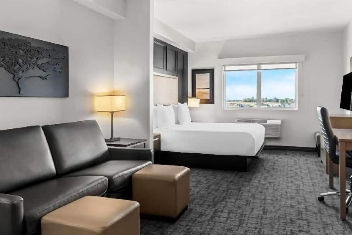 Pillowtop beds, desk, laptop workspace, iron/ironing board