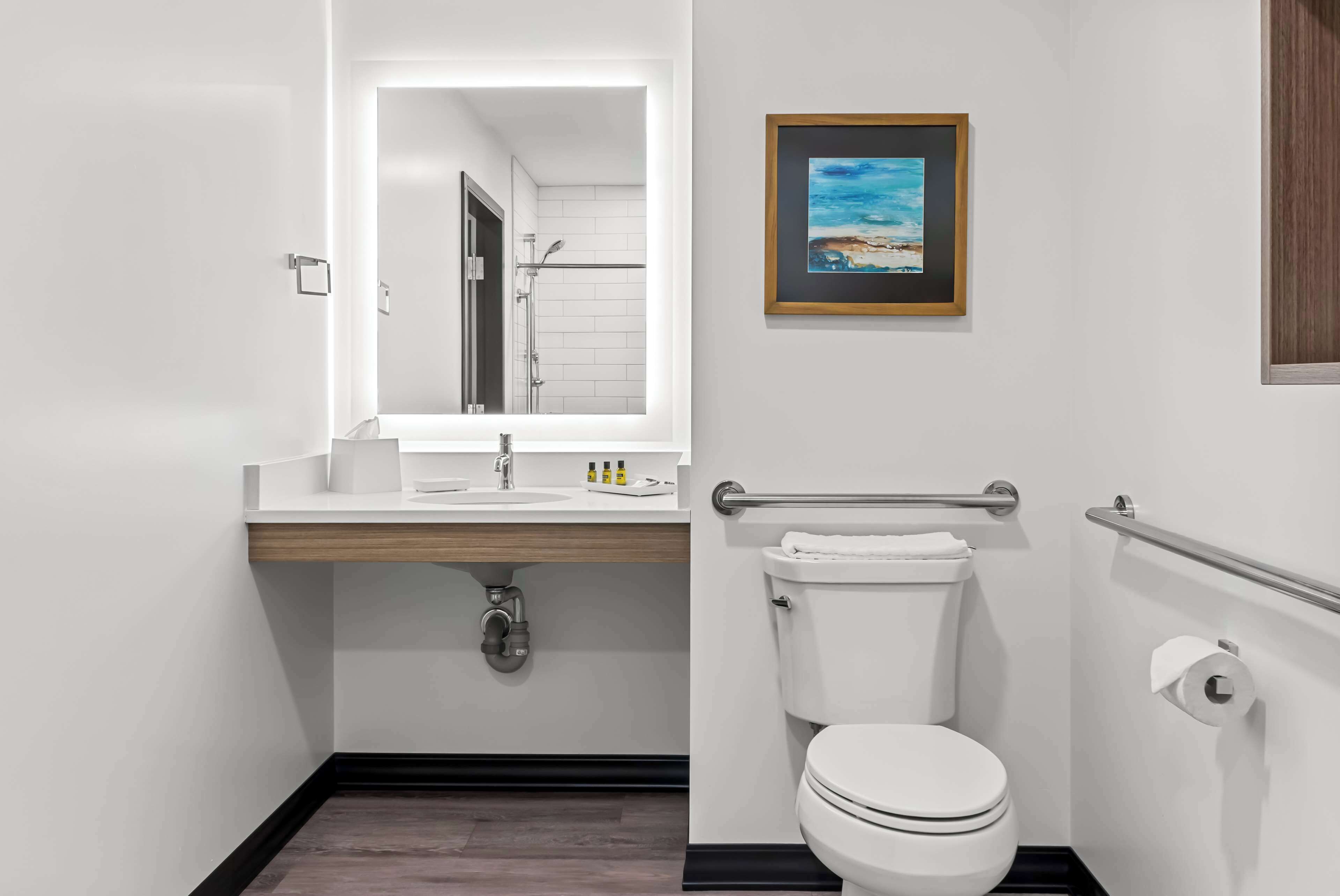 rainfall showerhead, free toiletries, hair dryer, towels