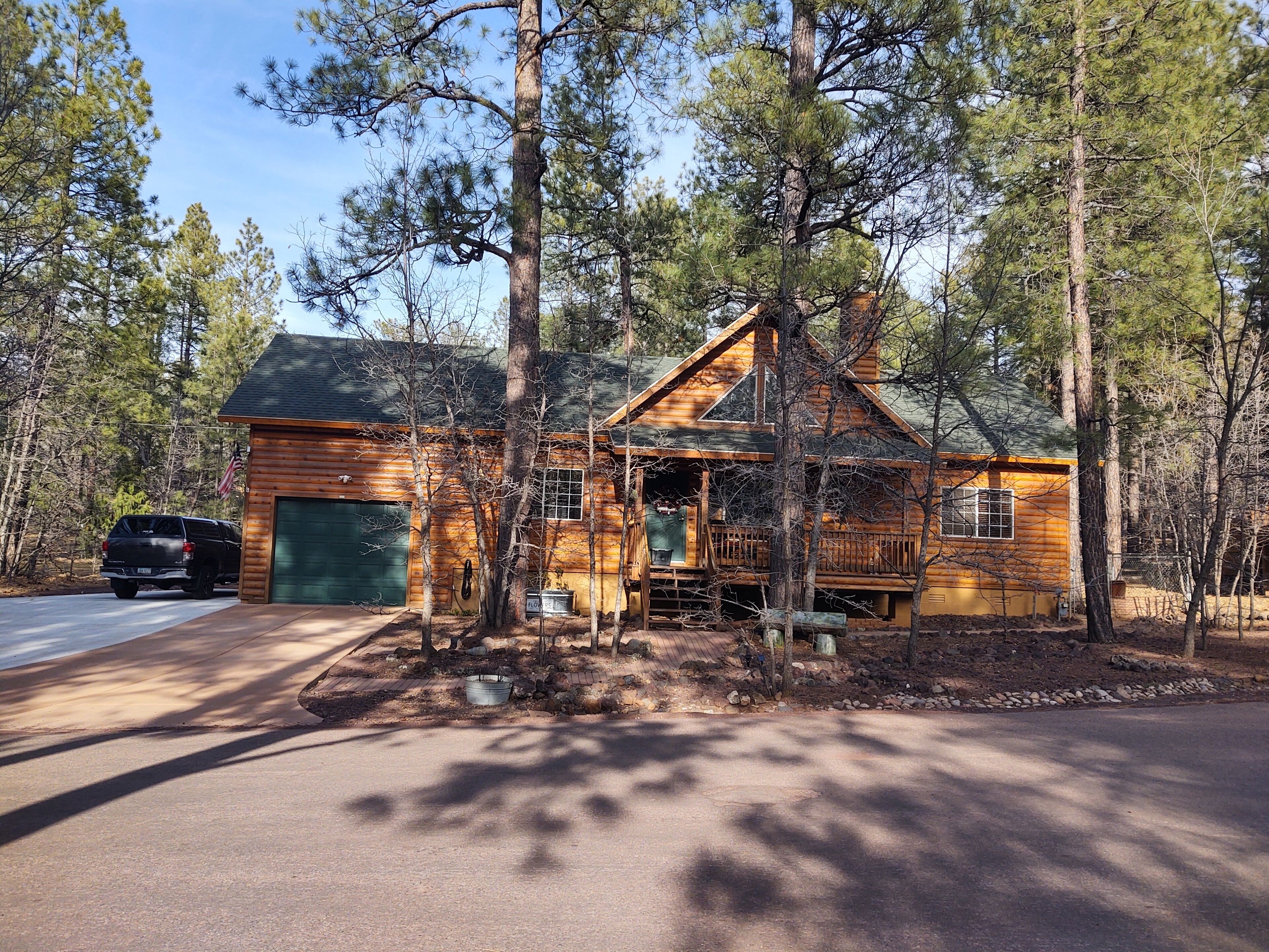 Pinebear - Beautiful Log-sided  Home in the Pines