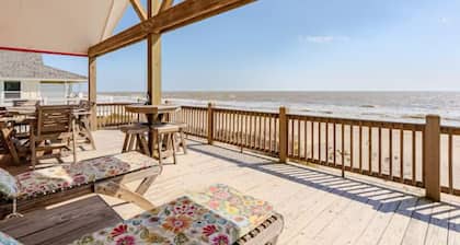 FAMILY BEACH FRONT-House with loft