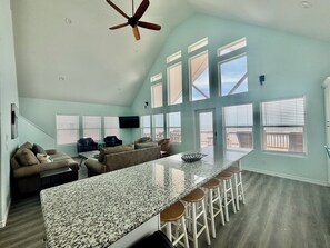 Smart TV - BEACH FRONT-House with loft (Bolivar Peninsula)