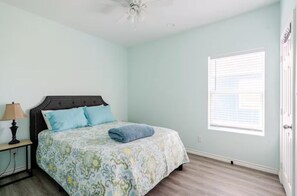 5 bedrooms, WiFi, bed sheets