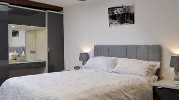 1 bedroom, free WiFi, bed sheets