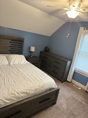 3 室のベッドルーム、WiFi、ベッドシーツ