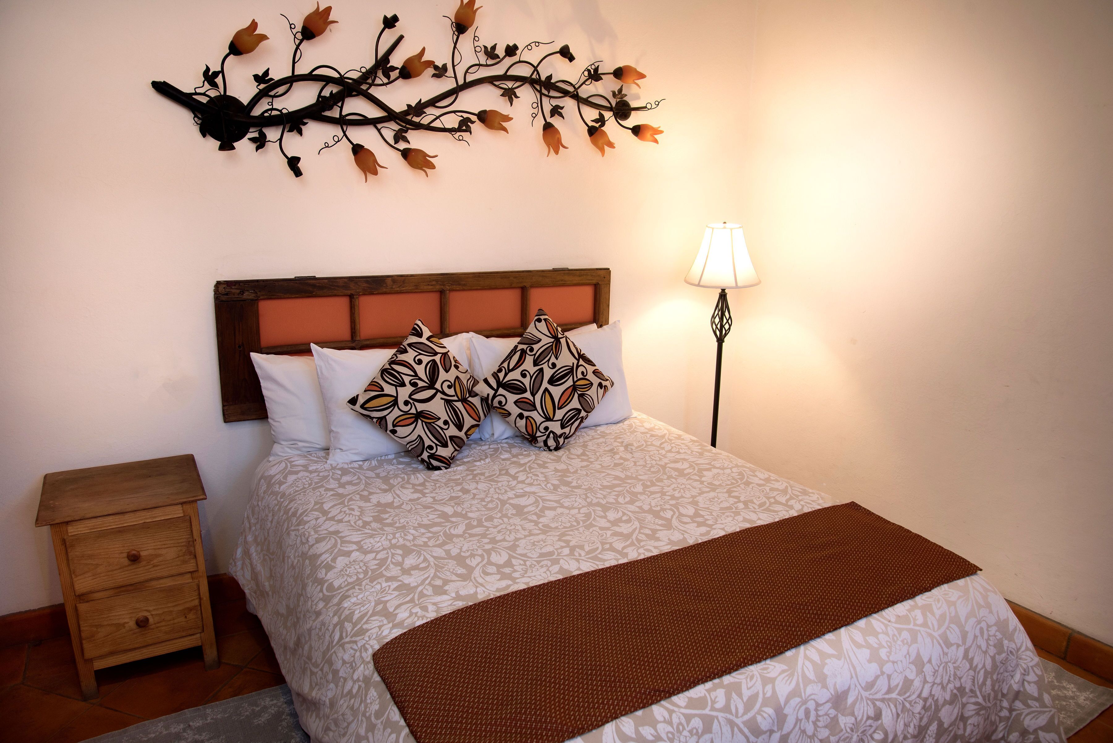 HERMOSA CASA EN EL CENTRO HISTORICO DE QUERETARO  CON 6 HABITACIONES 