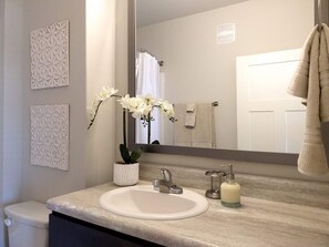 Apartment, 2 Bedrooms | Bathroom