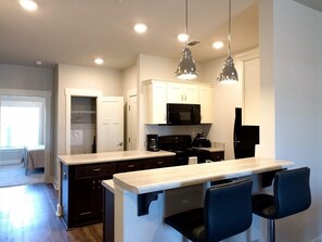 Apartment, 2 Bedrooms | Private kitchen