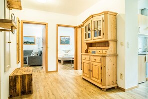 Interior - A1 Apartment Premium**** up to 2 persons, 53sqm, terrace, barrier-free (Oberaudorf)