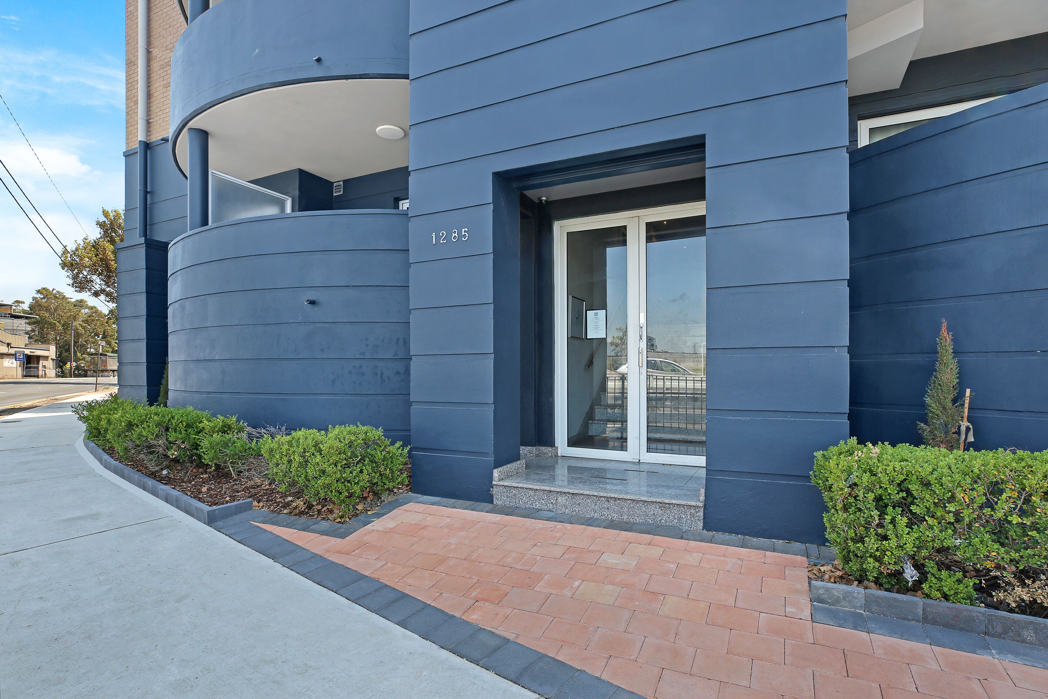 Huge 2 bedroom Penthouse Apartment 