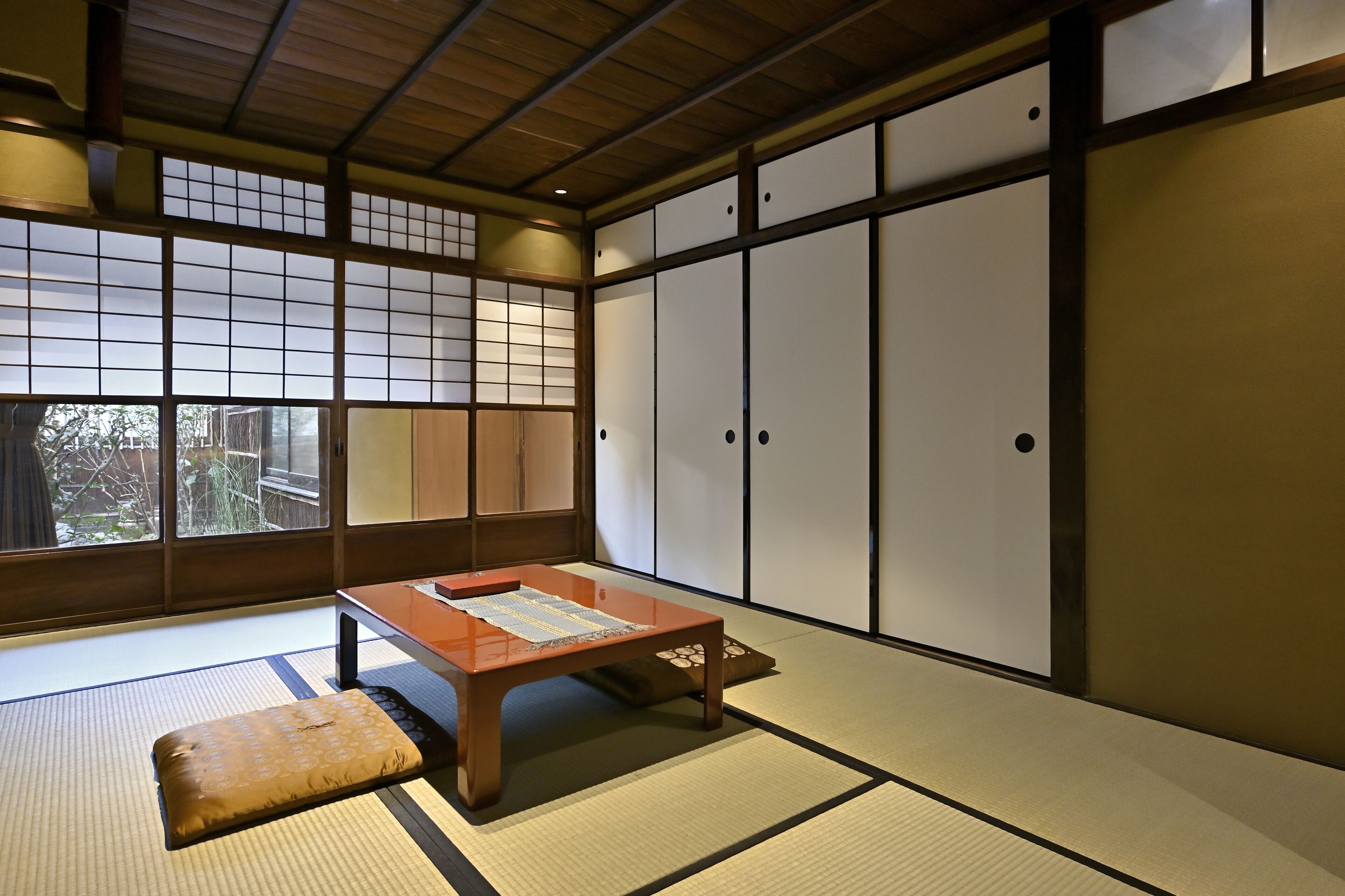 ラグジュアリー スイート | 防音設備、アイロン / アイロン台、WiFi (無料)、ベッドシーツ