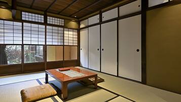 Luxury sweet | Soundproofing, iron/ironing board, free WiFi, bed sheets