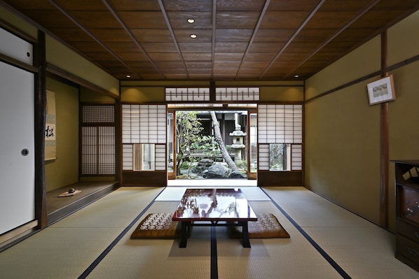 Luxury sweet | Living area | Flat-screen TV - Nishijin Fujita (Kyoto)