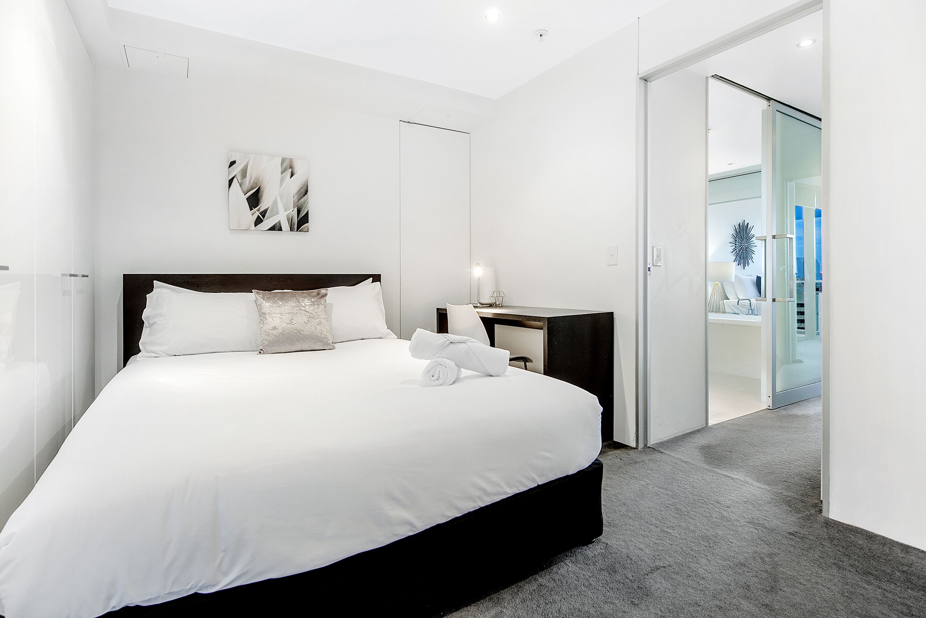 SLEEPS 5 HEART OF CI — image 17