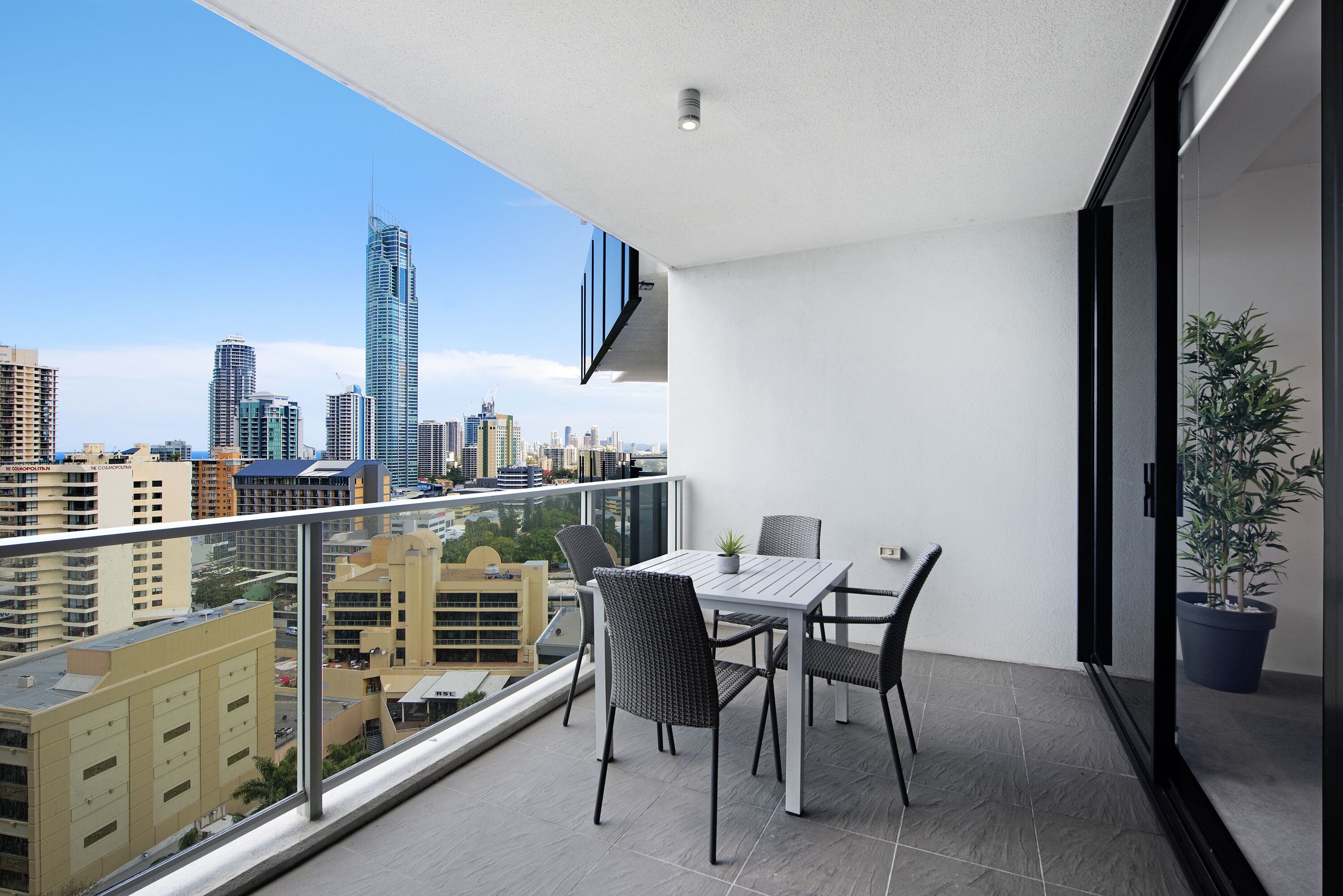 SLEEPS 5 HEART OF CI — image 19