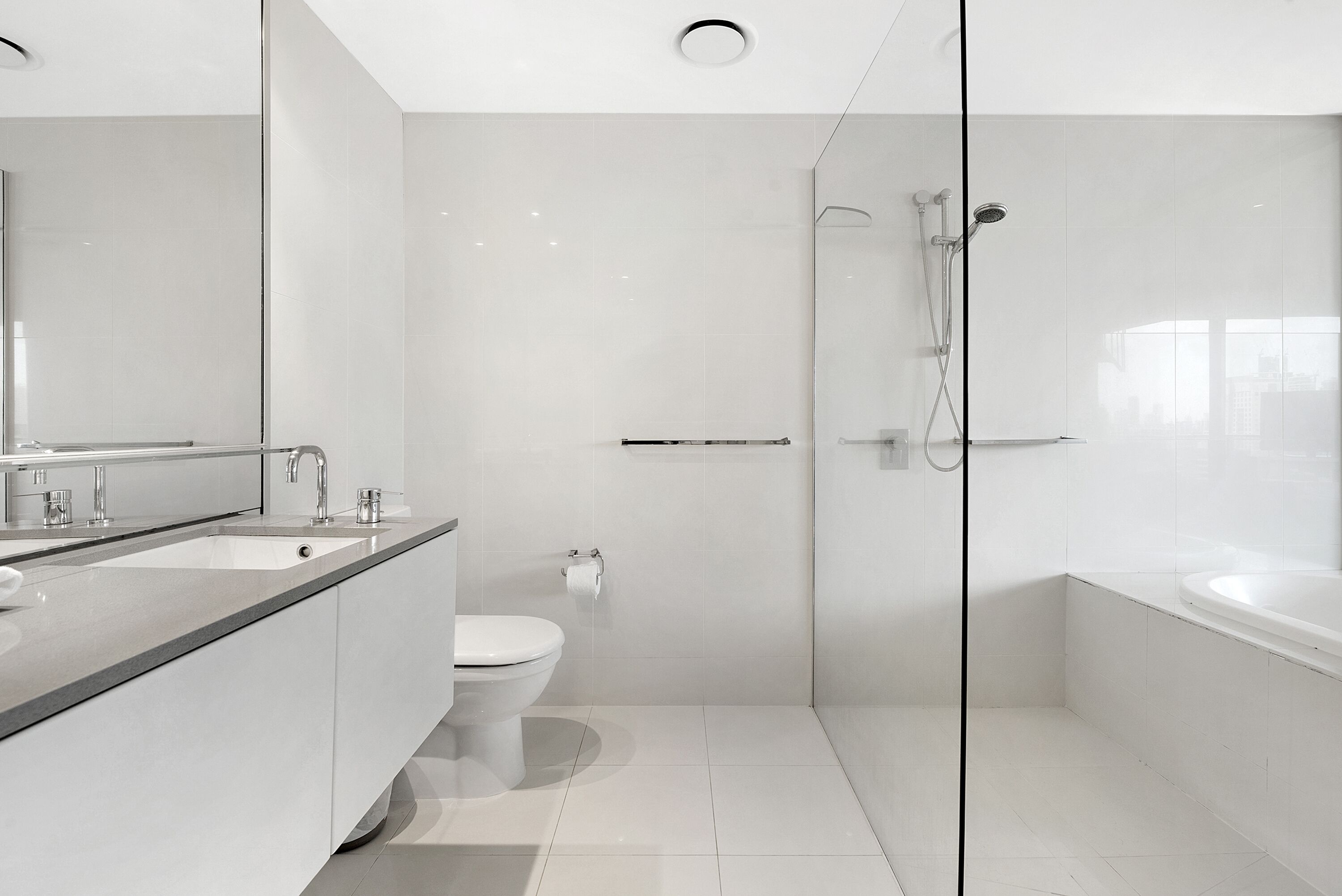 SLEEPS 5 HEART OF CI — image 12