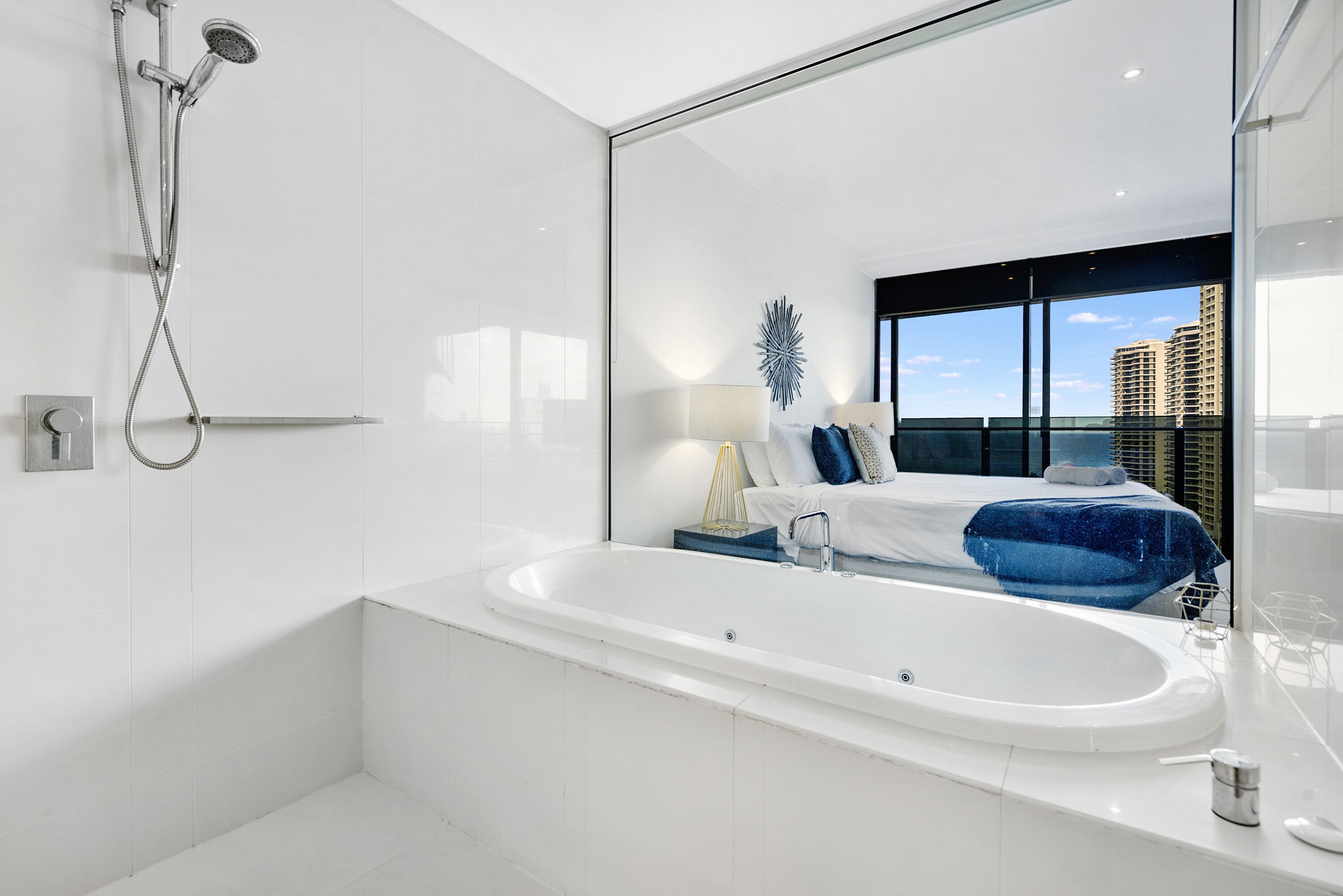 SLEEPS 5 HEART OF CI — image 13