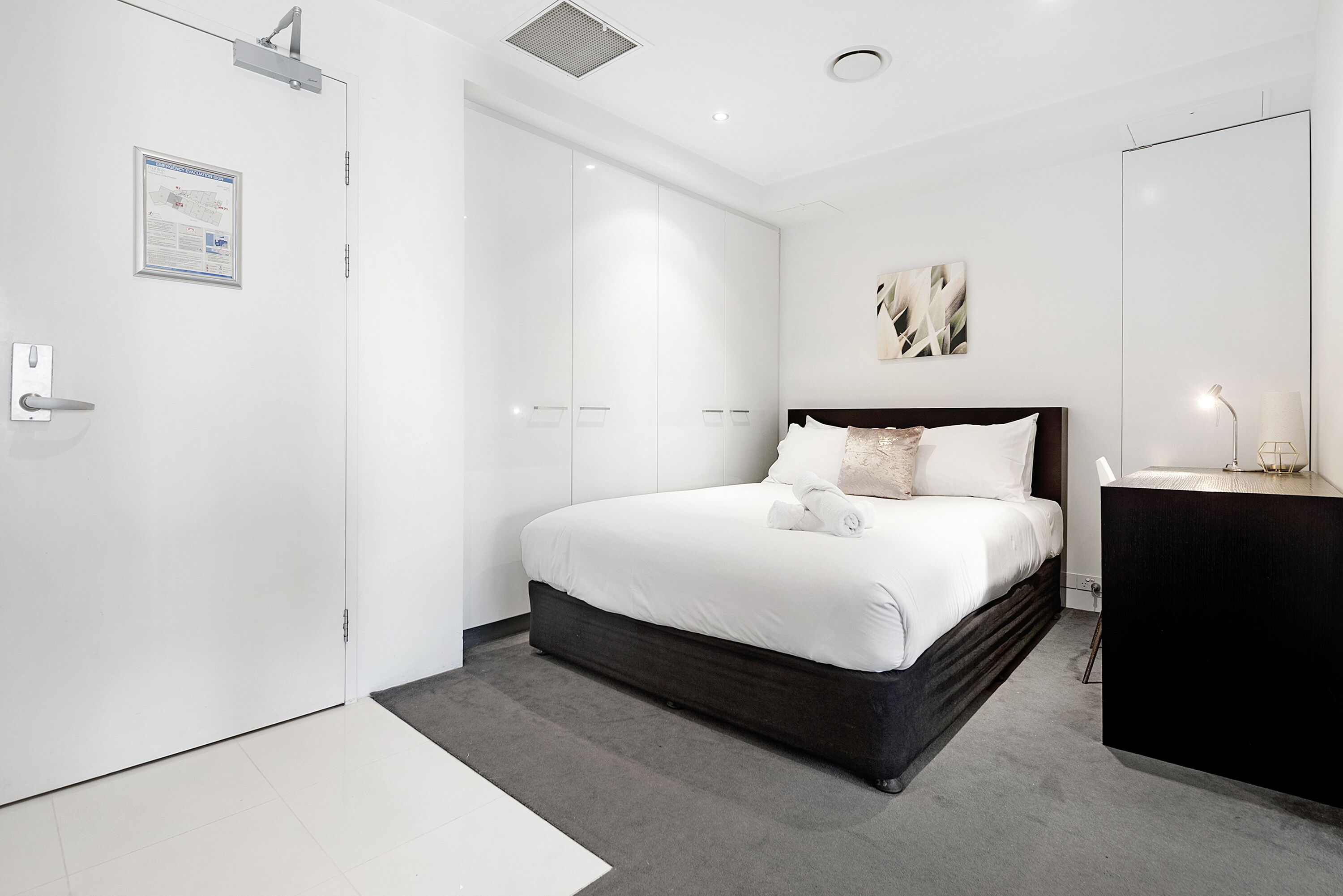 SLEEPS 5 HEART OF CI — image 14