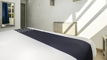 Superior Room, 1 King Bed | Iron/ironing board, free WiFi, bed sheets