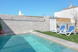 Pool - Cozy Holiday Home “Casa Dalia” with Private Pool, Terraces, Air-Conditioning & Wi-Fi (Conil de la Frontera)
