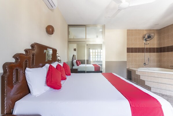 Deluxe Room, 1 King Bed