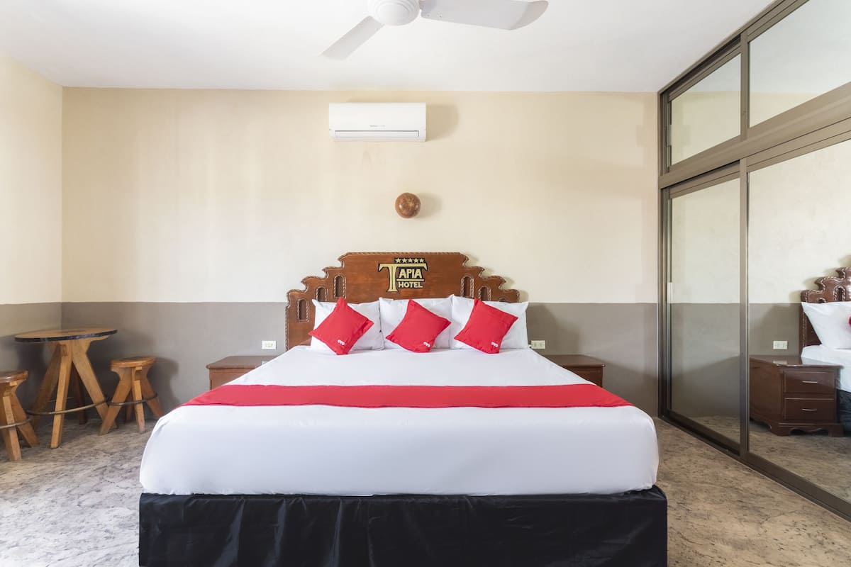 Chambre Deluxe, 1 très grand lit | Accès au Wi-Fi (inclus), literie fournie