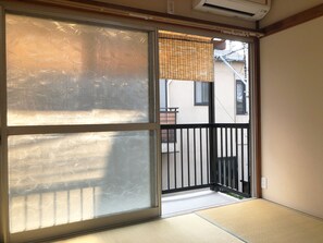 Maison, 2 chambres | Balcon