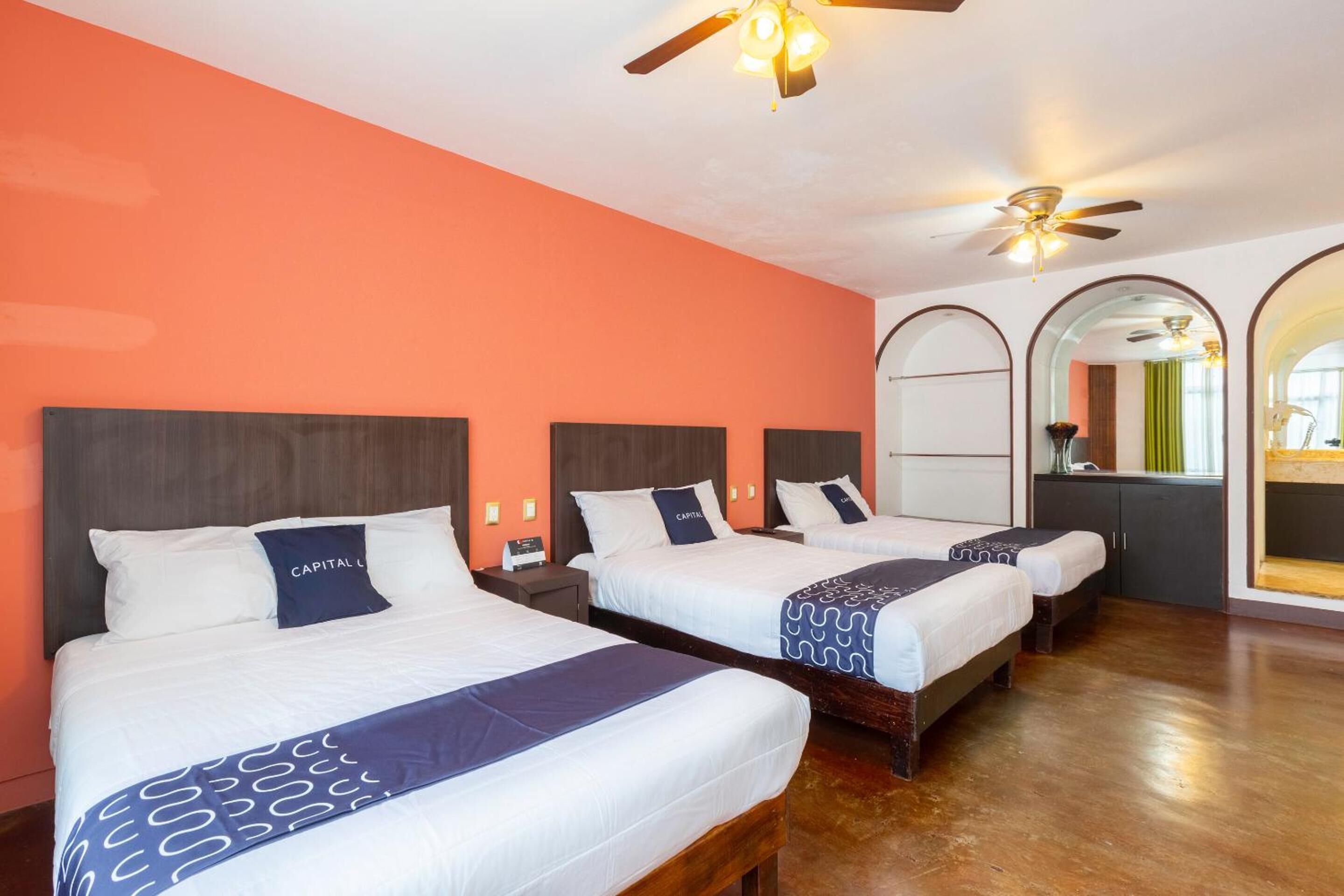 desk, free wifi, bed sheets