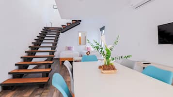 Suite Deluxe | Postazione laptop, lenzuola