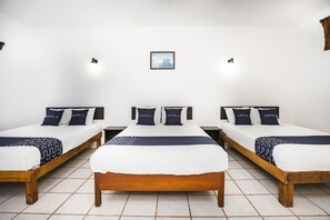 Standard Room (Three beds, with View) | Down comforters, desk, soundproofing, bed sheets - Capital O Oxtankah,chetumal bay (Chetumal)