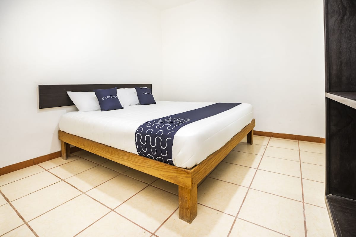 Down comforters, desk, soundproofing, bed sheets