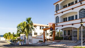 Front of property - Capital O Oxtankah,chetumal bay (Chetumal)