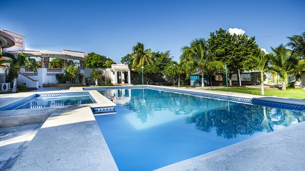Outdoor pool - Capital O Oxtankah,chetumal bay (Chetumal)