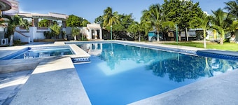 Capital O Oxtankah,chetumal bay