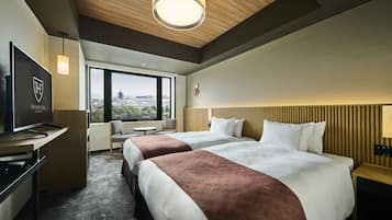 Down duvets, in-room safe, blackout curtains, soundproofing