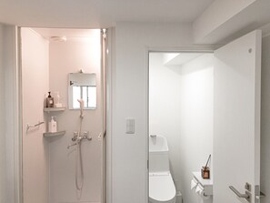 Apartment (201) | Bathroom | Shower, free toiletries, hair dryer, slippers - ZAITO Tokyo Chitose Economy Inn (Tokyo)