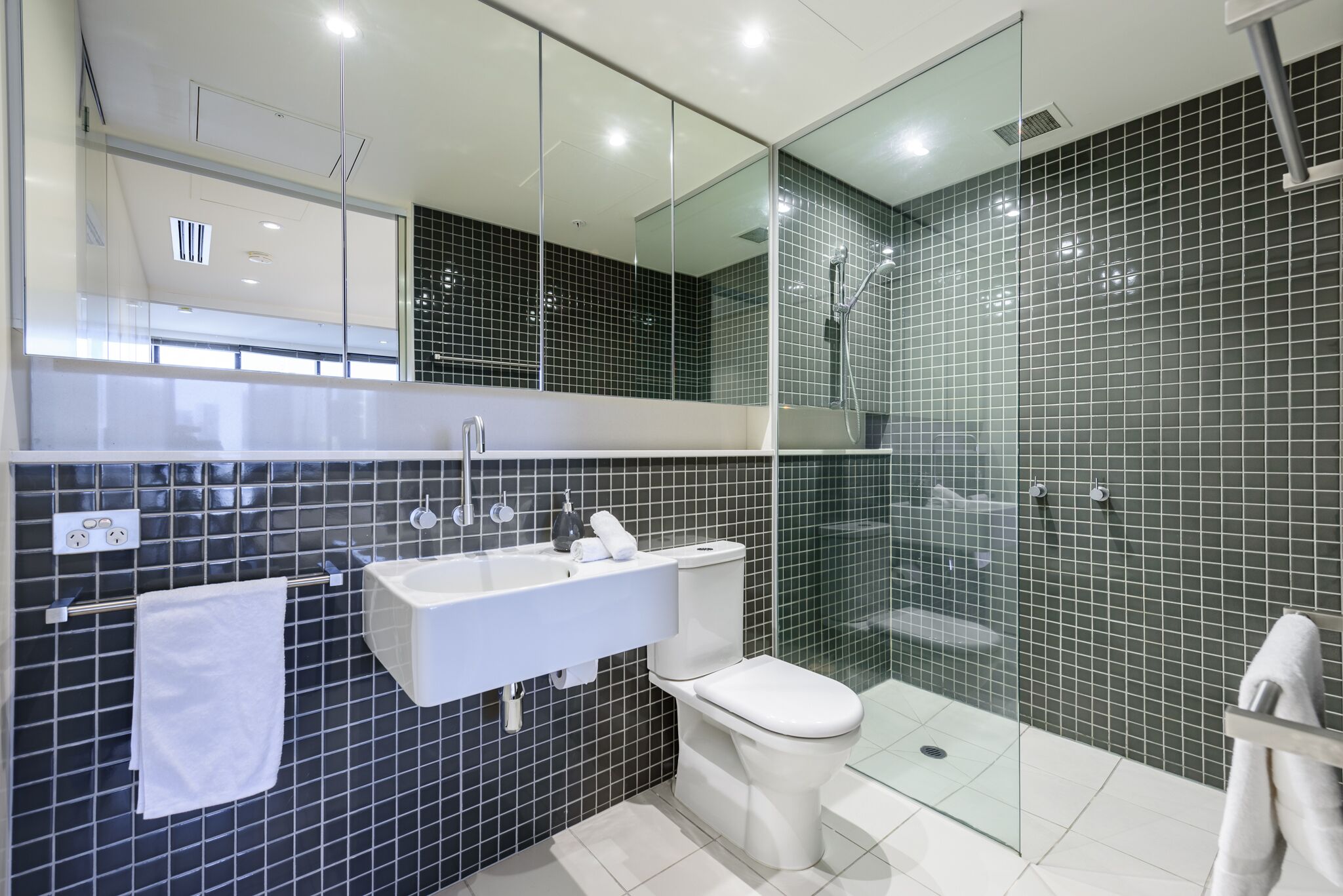 Exclusive Stays - Freshwater III — image 14