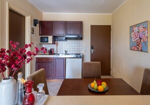 Family Room | Soundproofing, iron/ironing board, bed sheets - Casa Orama Boutique Hotel (Hersonissos)
